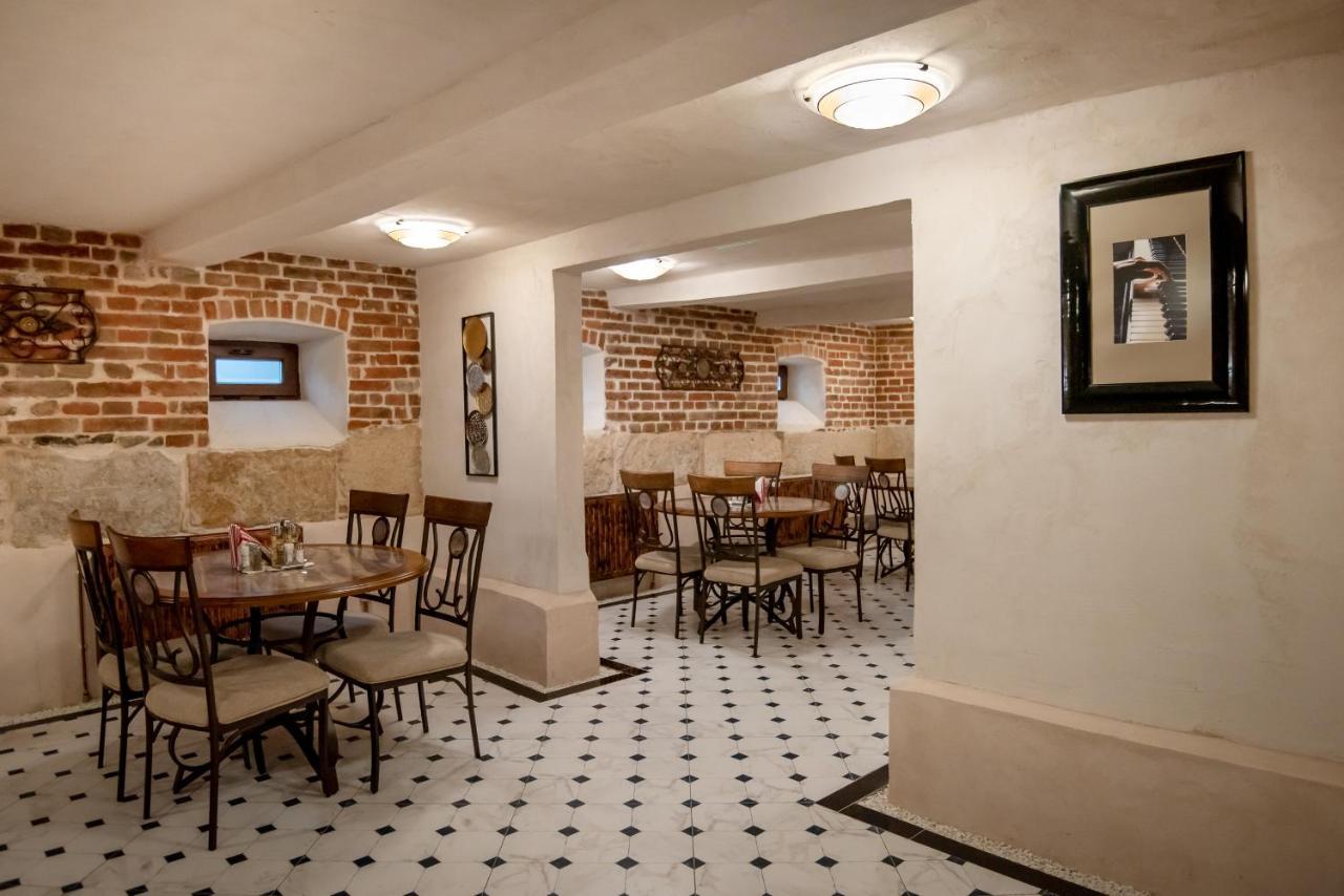 Ana Boutique Bed & Breakfast Alba Iulia Eksteriør bilde