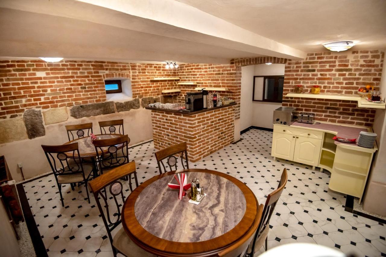 Ana Boutique Bed & Breakfast Alba Iulia Eksteriør bilde
